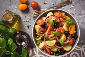 Insalata pantesca: un piatto fresco e colorato di Pantelleria