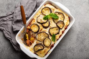 Moussaka: la ricetta greca con besciamella senza burro