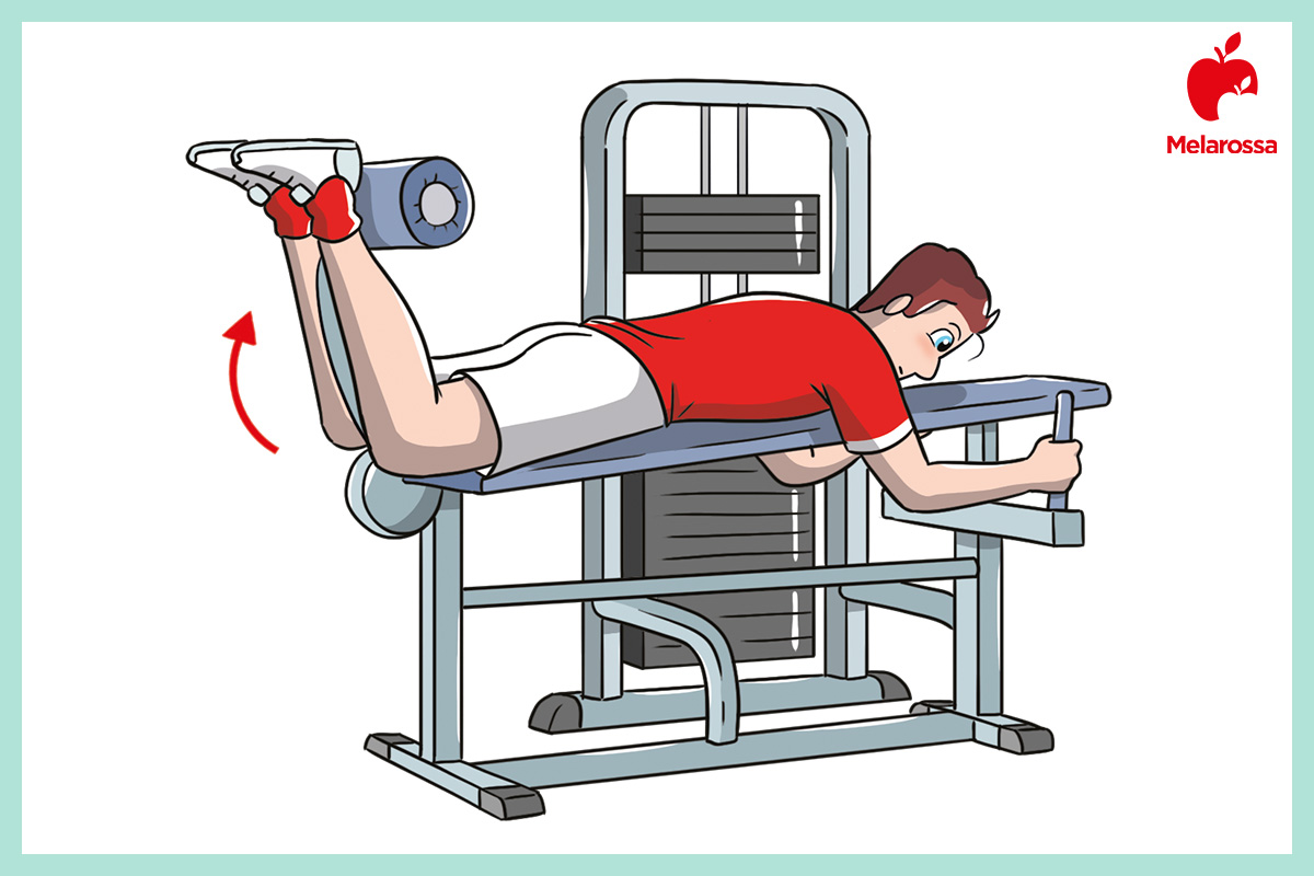 Ischiocrurali: come allenarli e allungarli per gambe forti e flessibili 3 leg curl sdraiato ischiocrurali