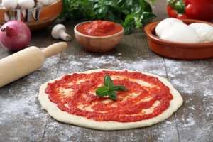 Pizza rossa: consigli e ricetta per una pizza croccante