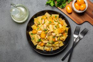 Pasta con pesce spada: un primo piatto della cucina mediterranea