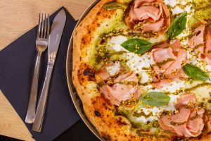 Pizza mortadella e pistacchio: ricetta e segreti di una pizza gourmet