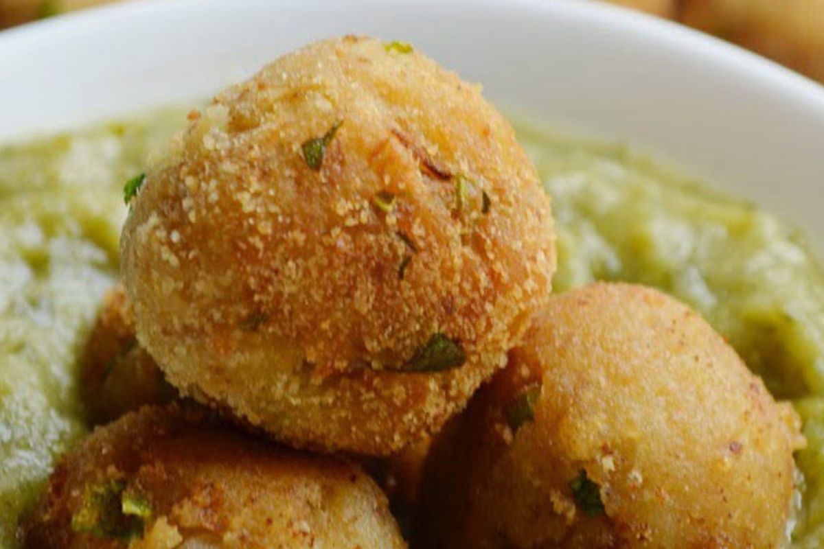 Le ricette con la scarola: dalle classiche napoletane alle varianti 8 ciotola con vellutata di scarola e polpette di pane