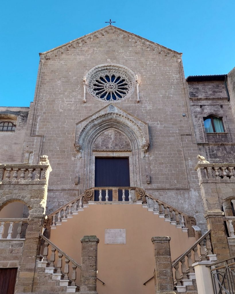 Alla scoperta di Taranto: un viaggio lungo qualche millennio 10 taranto citta vecchia chiesa di san domenico