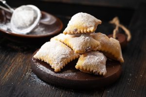 Bugie ripiene di Carnevale: la ricetta al forno fragrante