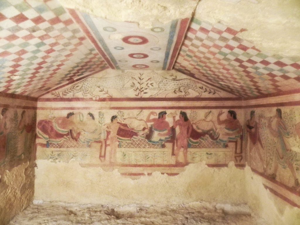 Alla scoperta di Tarquinia, scrigno etrusco nell'alto Lazio 8 affresco di un banchetto dipinto in una tomba etrusca