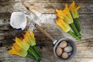 Frittata con fiori di zucca al forno: un secondo piatto vegetariano