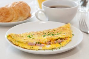 Omelette prosciutto e formaggio