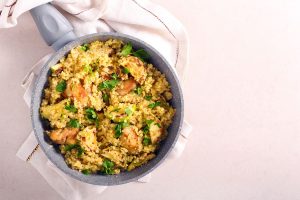 Cous cous con pollo e verdure: il piatto unico pronto in 20 minuti, sano e gustoso