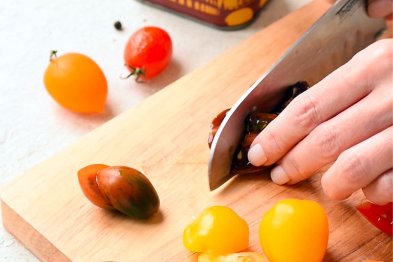 Insalata mista con olio EVO: un contorno leggero che nutre e depura 3 insalata mista step 1 1