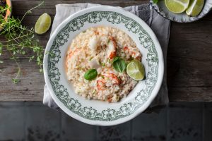 Risotto agli agrumi e gamberi: ricetta di un primo piatto cremoso e delicato