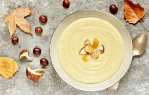 Zuppa di castagne e patate: il comfort food perfetto dell&rsquo;autunno