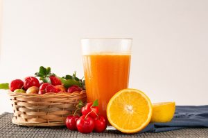 Succo di acerola: il succo ricco di vitamina C, benefici e come assumerlo