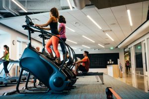 Allenamento StairMaster 25-7-2: cos&rsquo;&egrave;, benefici e perch&eacute; tutti lo provano