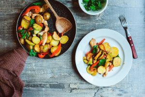 Pollo e zucchine al forno: ricetta leggera e saporita